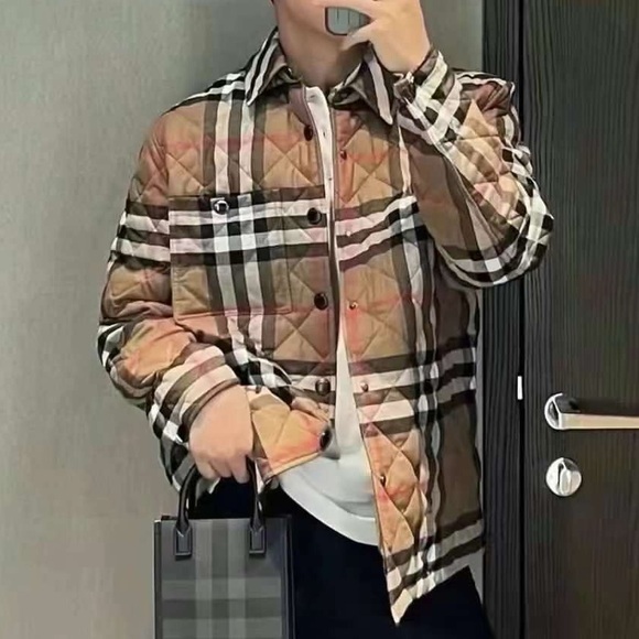 New Burberry men’s diamond quilted jacket in taupe brown check - Picture 2 of 8